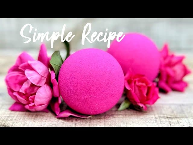 How to Make a Bath Bomb (Beginner Recipe + Molding Tips)