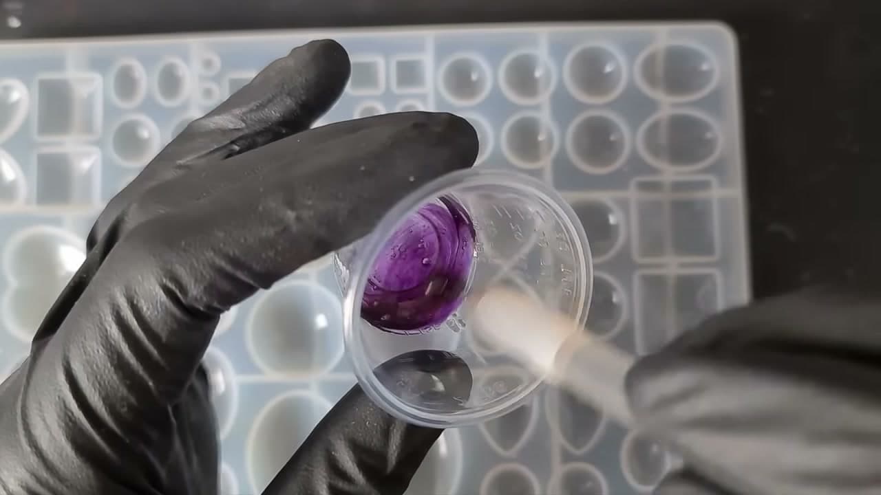 Step 5: Look at How Much Dye Went In - How to Fix Sticky UV Resin