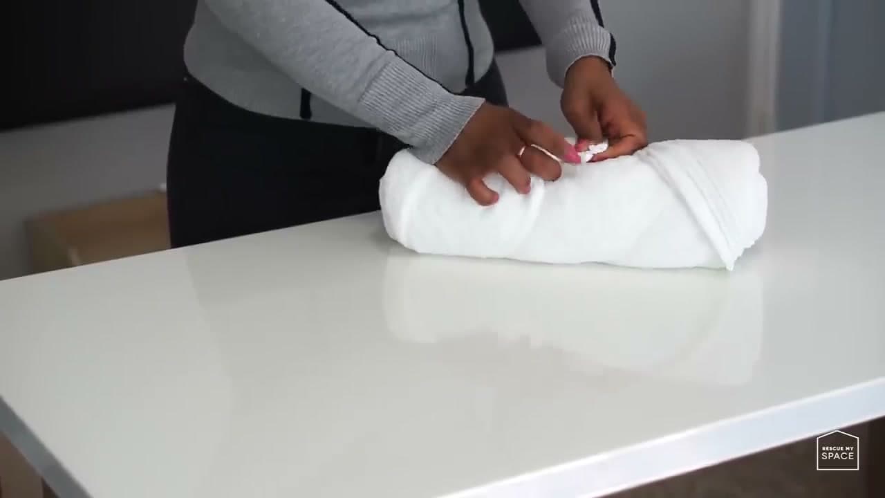How to Fold Towels (3 Easy Methods)