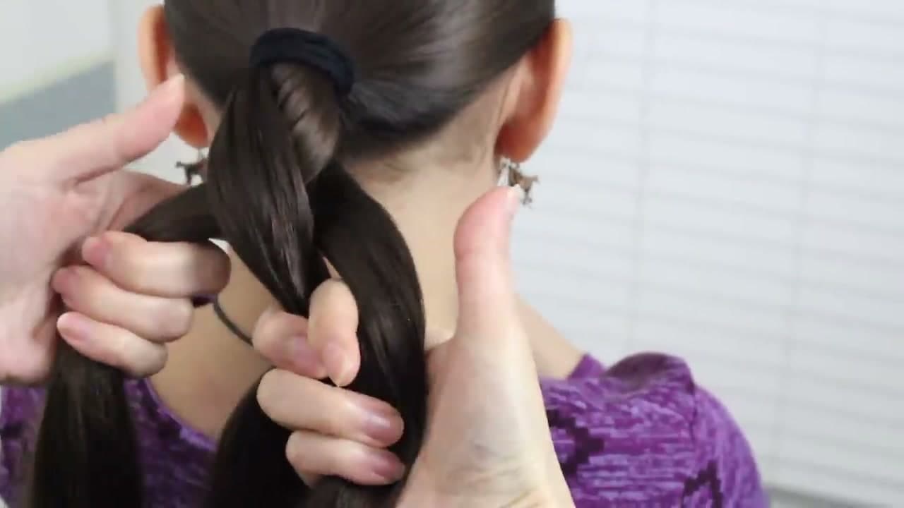 Step 6: Step 6: Split Into Three Strands and Cross Right Over Middle