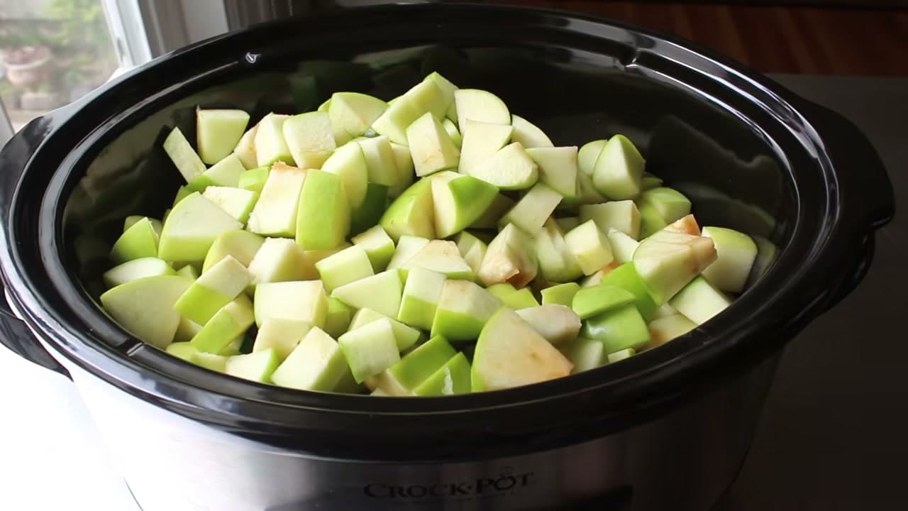 Step 2: Fill the Slow Cooker With 5 Pounds of Chopped Apples - How to Make Apple Butter in a Slow Cooker