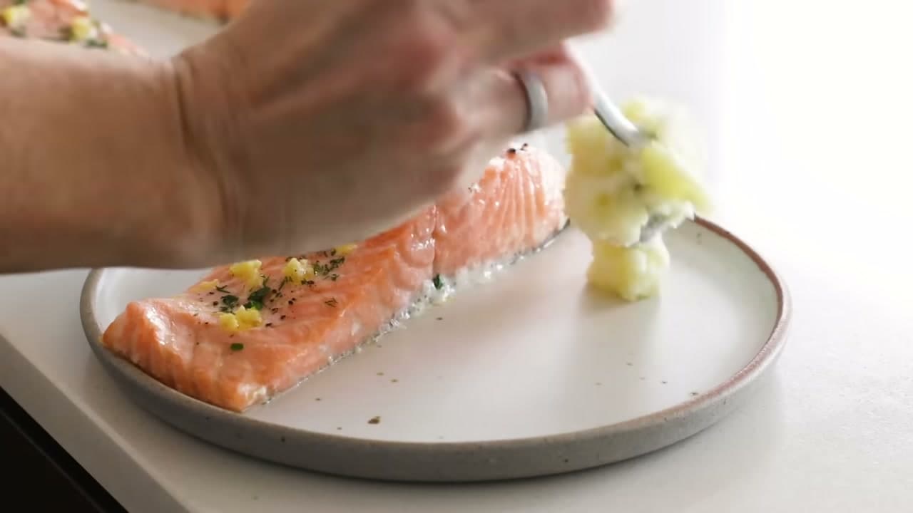 The finished result: How to Bake Salmon in the Oven (Lemon Garlic Butter)