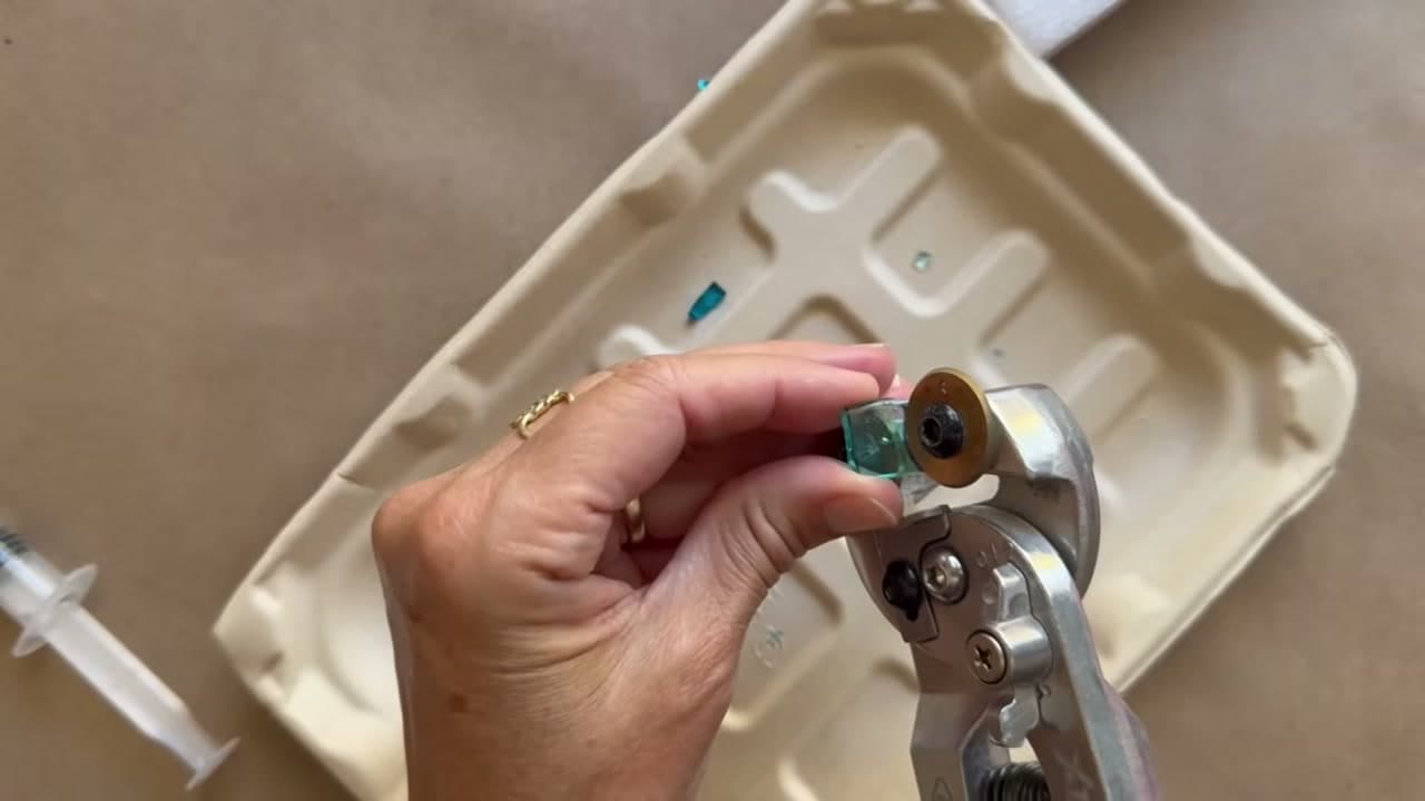 Step 7: Cut the Glass With Wheel Nippers - How to Make a Mosaic Suncatcher