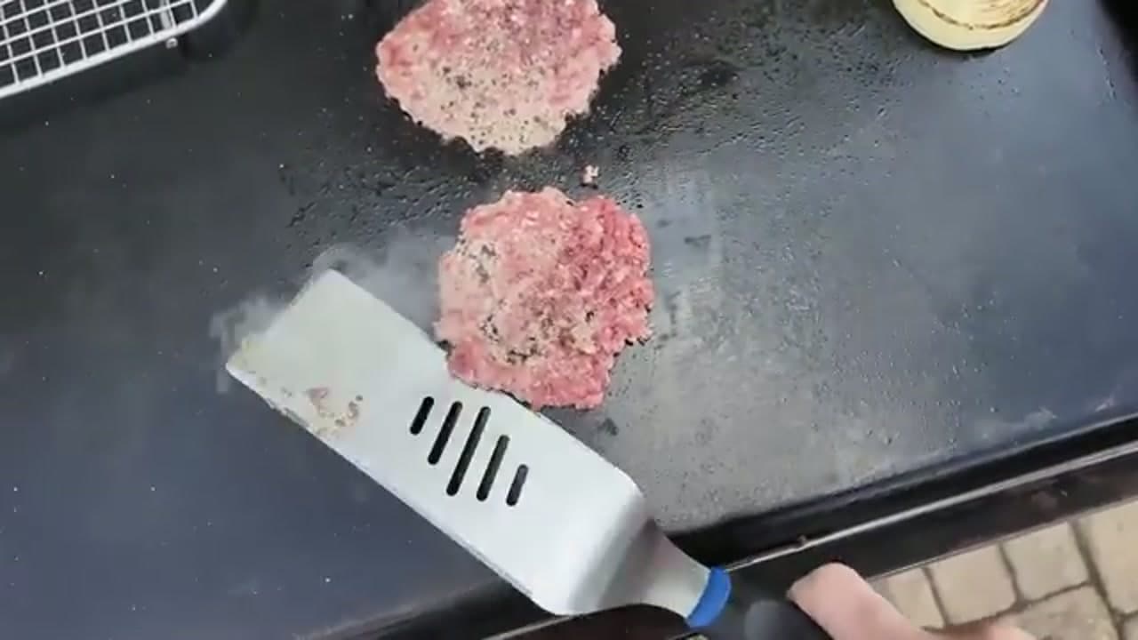 Step 4: Step 4: Smash Some Burgers
