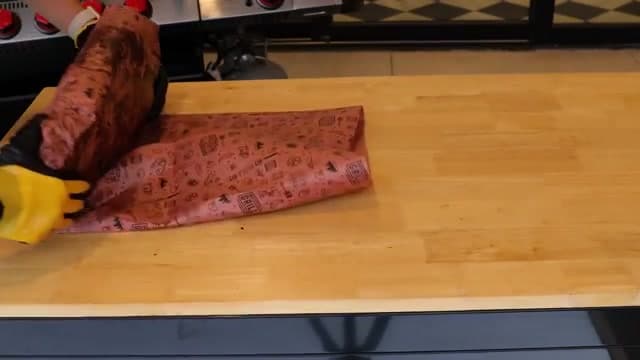 Step 6: Step 6: Wrap in Butcher Paper at the Stall