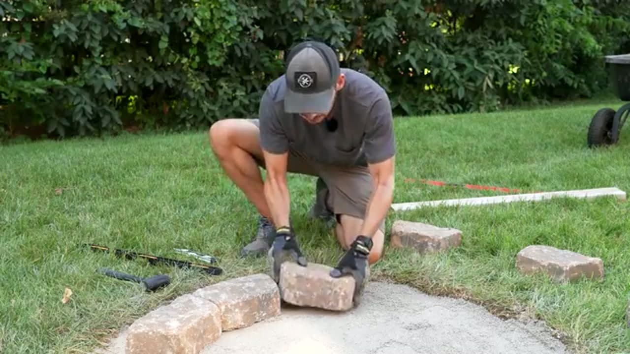 Step 6: Step 6: Lay the First Ring of Blocks