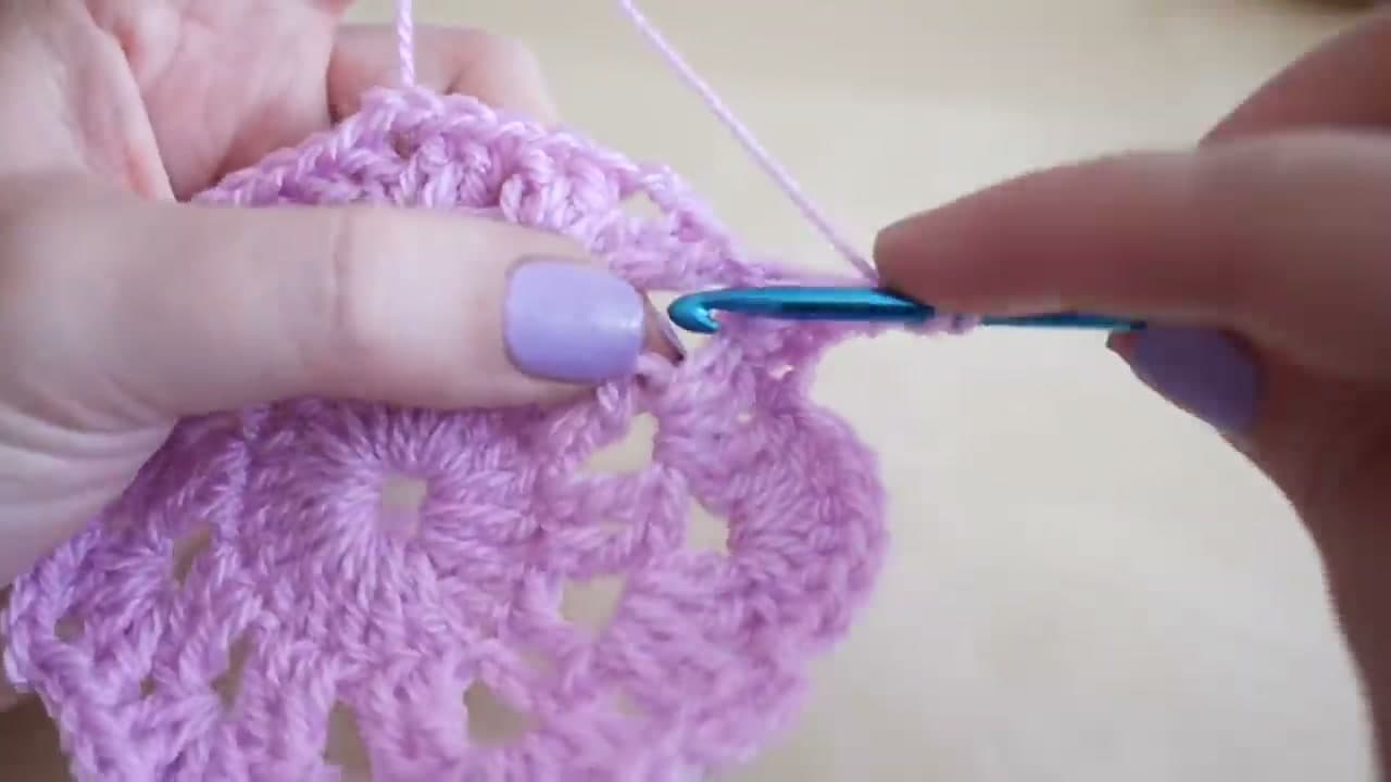 Step 7: Step 7: Round 4 - Scalloped Edge with 6 Trebles per Space