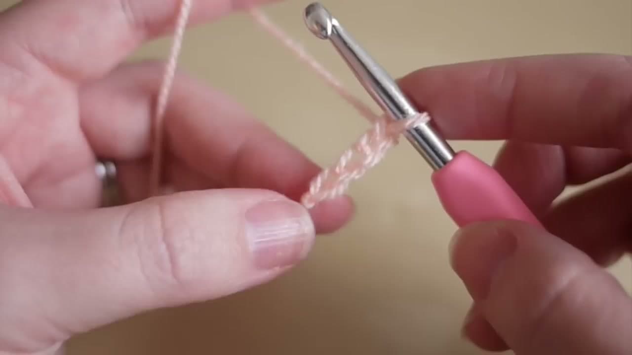Step 2: Step 2: Make a Slip Knot and Chain Into a Ring