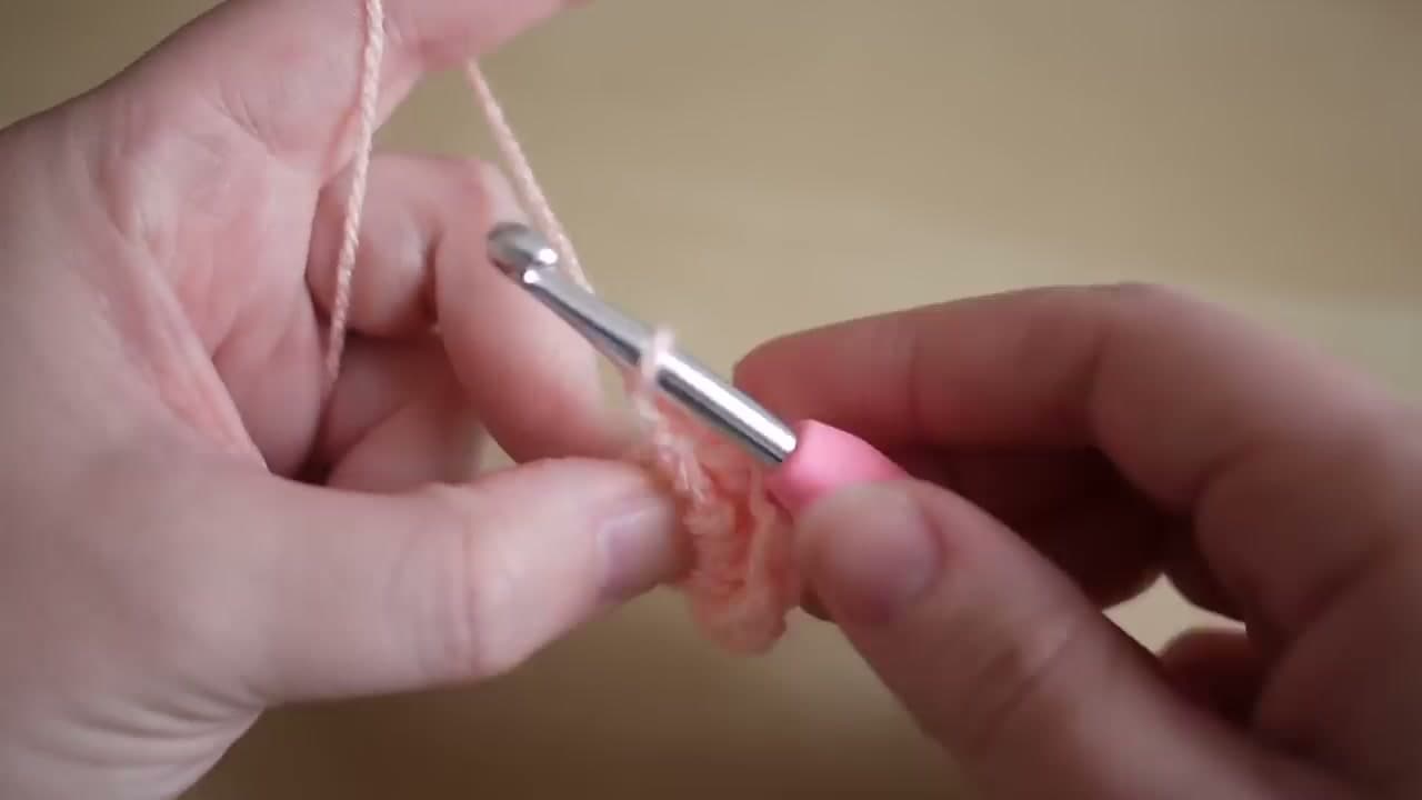 Step 4: Step 4: Anchor the Petal and Repeat for 5 Petals