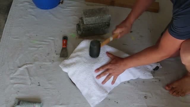 Step 7: Step 7: Demold With a Mallet