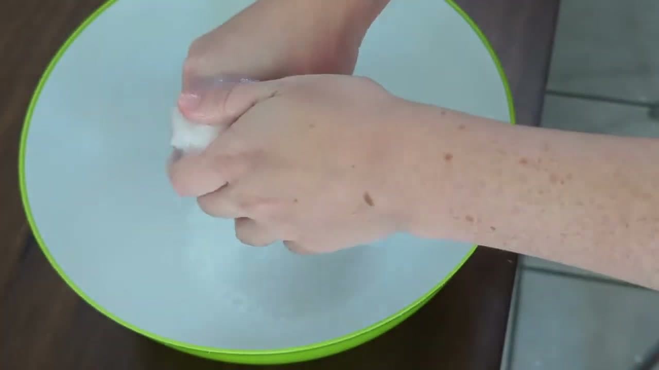 Step 5: Step 5: Soak the Cheesecloth in Liquid Starch