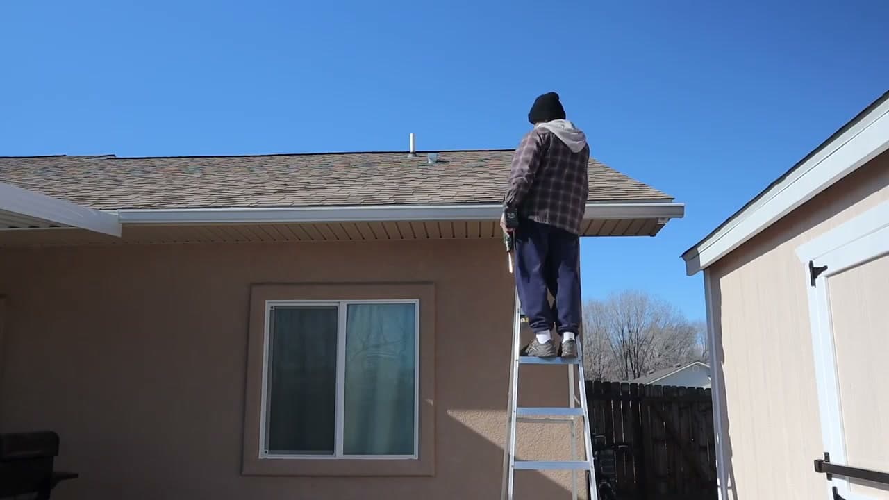Step 7: Step 7: Hang the Gutters on the Fascia with a Partner