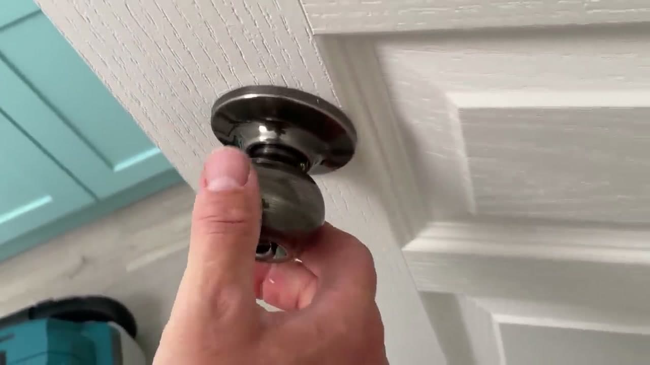 How to Install a Doorknob in 7 Steps