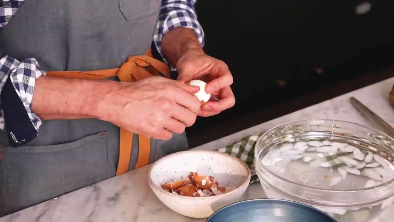 Step 3: Step 3: Peel the cooled eggs