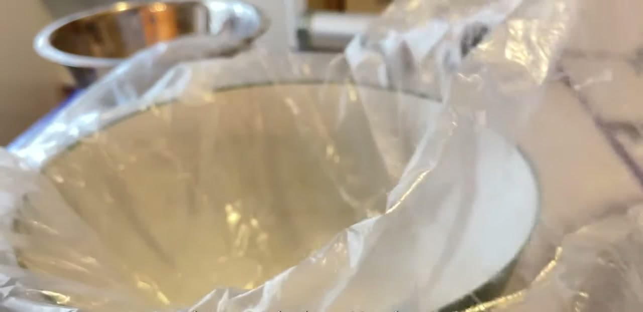 Step 1: Line a Bowl With Plastic - How to Make a Coil Pot