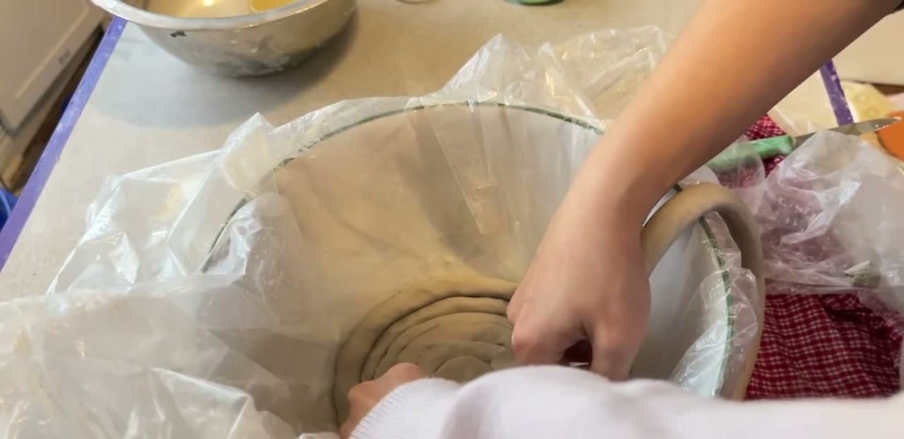 Step 5: Build the Coils Up the Wall - How to Make a Coil Pot