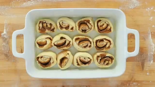 Step 7: Step 7: Arrange in the Pan and Let Them Rise