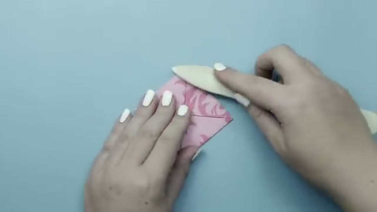 Step 4: Step 4: Press the Creases With a Bone Folder