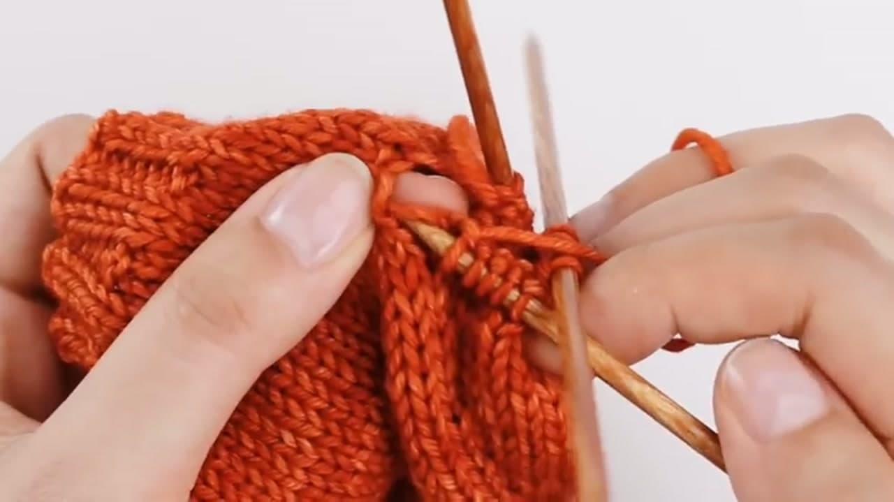 Step 7: Step 7: Knit the Thumb and Finish