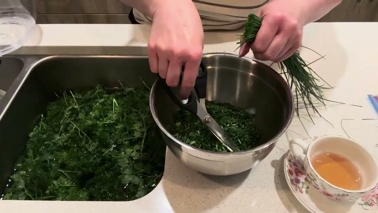 Step 3: Step 3: Snip Into Small Pieces