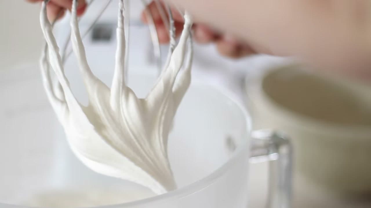 Step 6: Whip the Royal Icing - How to Make a Gingerbread House