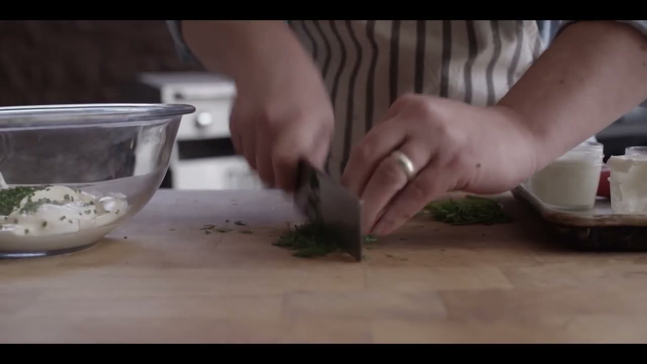 Step 3: Step 3: Mince the Dill