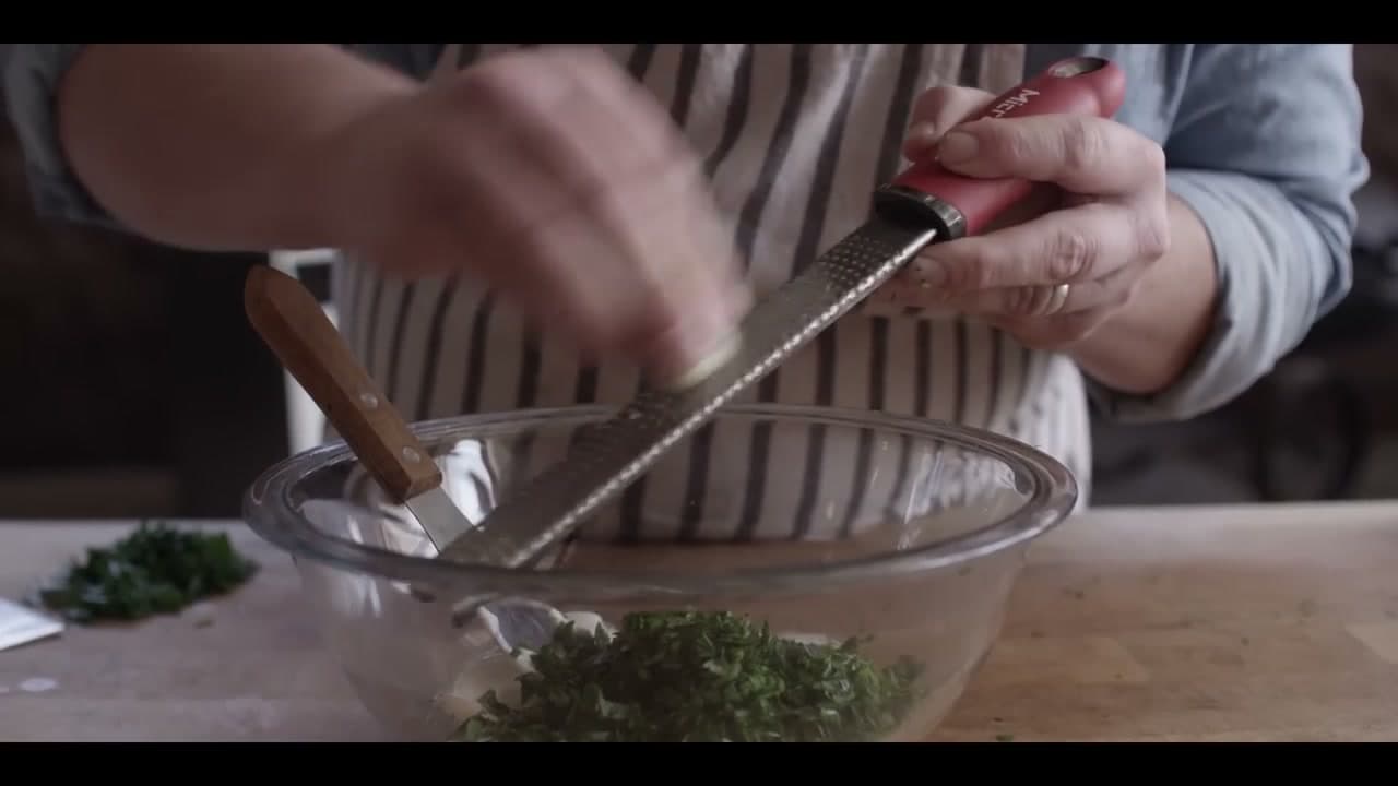 Step 5: Step 5: Grate the Garlic