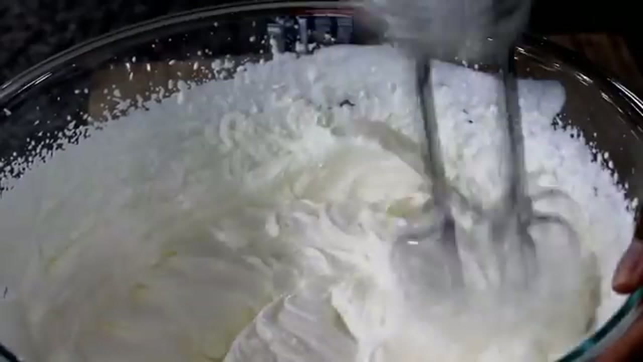 Step 3: Step 3: Whip to Stiff Peaks
