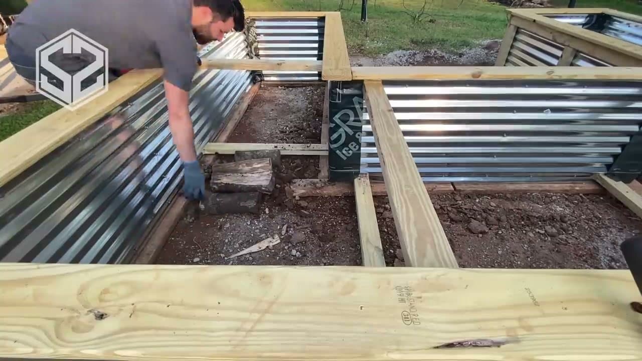 Step 7: Step 7: Fill With Wood, Then Dirt and Compost