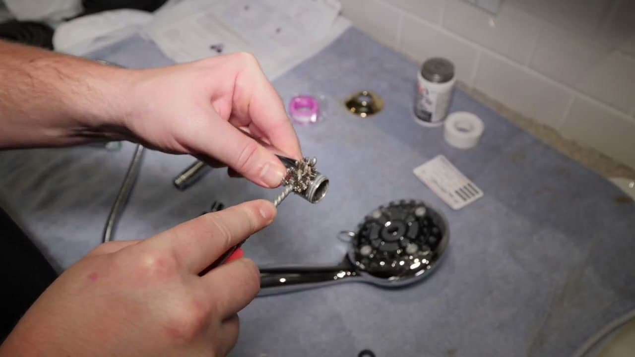 Step 3: Step 3: Clean old plumber's tape off the threads