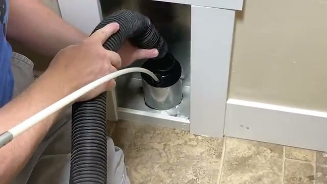 Step 4: Set Up the Shop Vac at the Duct Opening