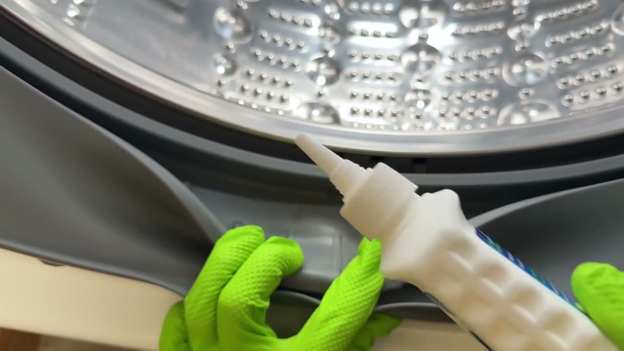 Step 8: Step 8: Treat stained gasket with mold and mildew remover gel