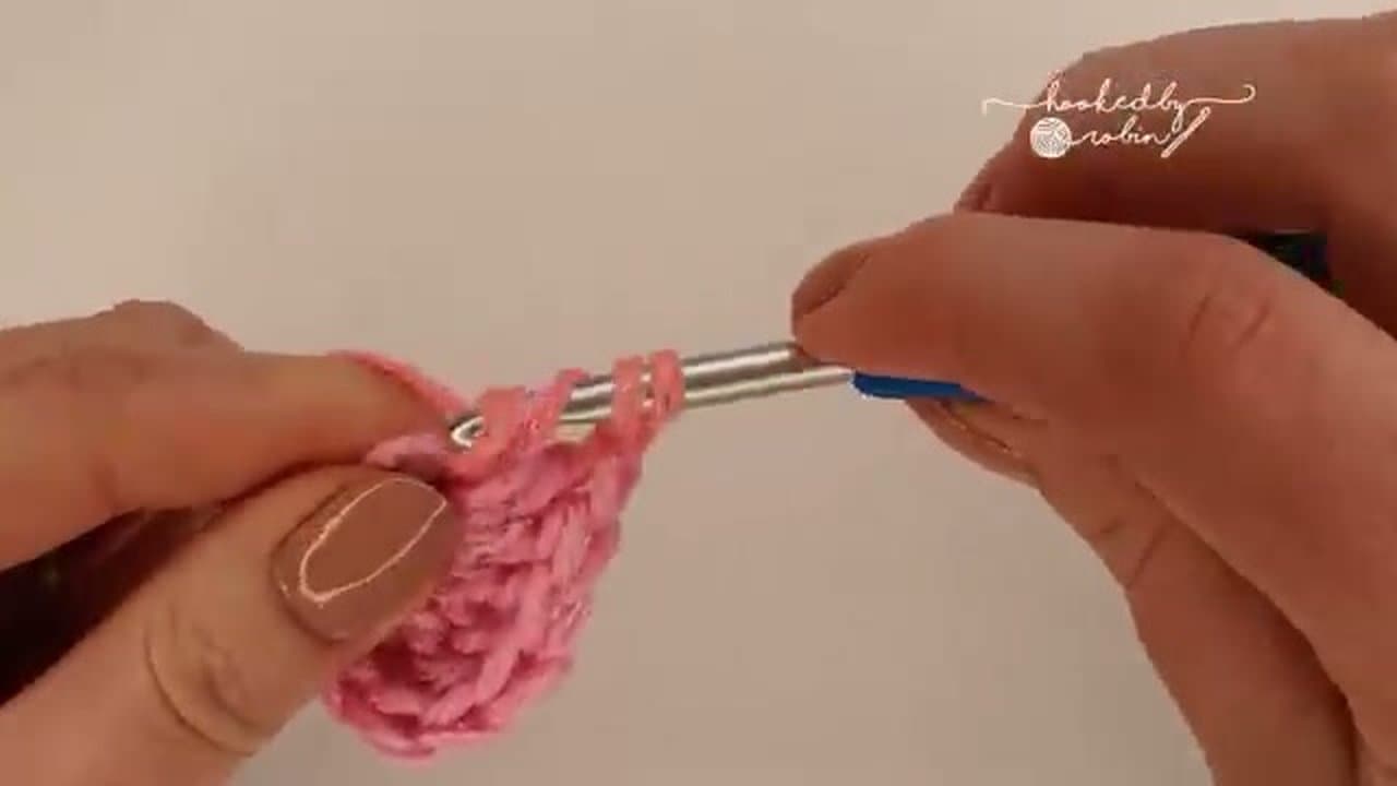 Step 4: Pull the Magic Ring Tail to Cinch