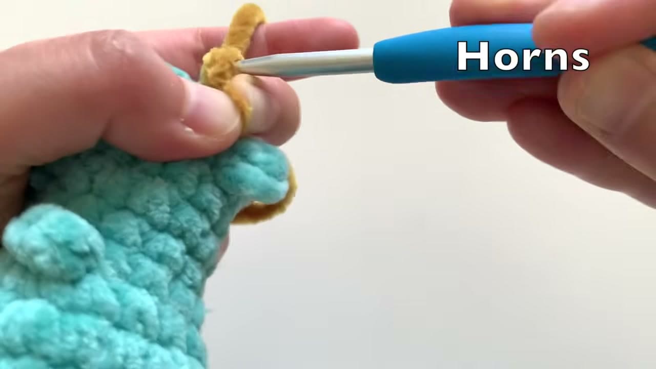 Step 4: Step 4: Crochet the Horns