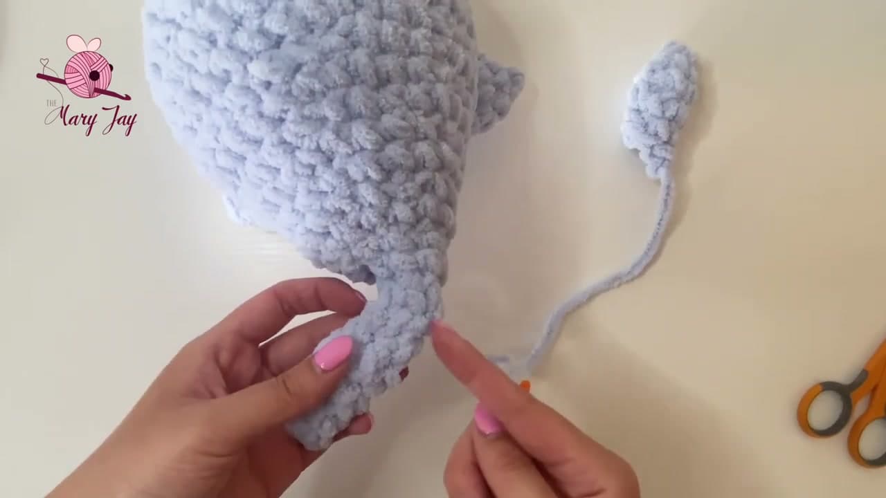 Step 5: Step 5: Crochet Two Small Tail Pieces