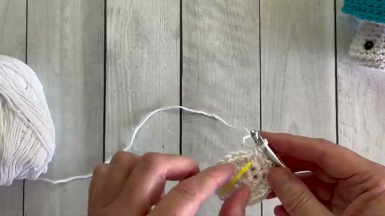 Step 2: Step 2: Increase to 12 Stitches and Track the Round