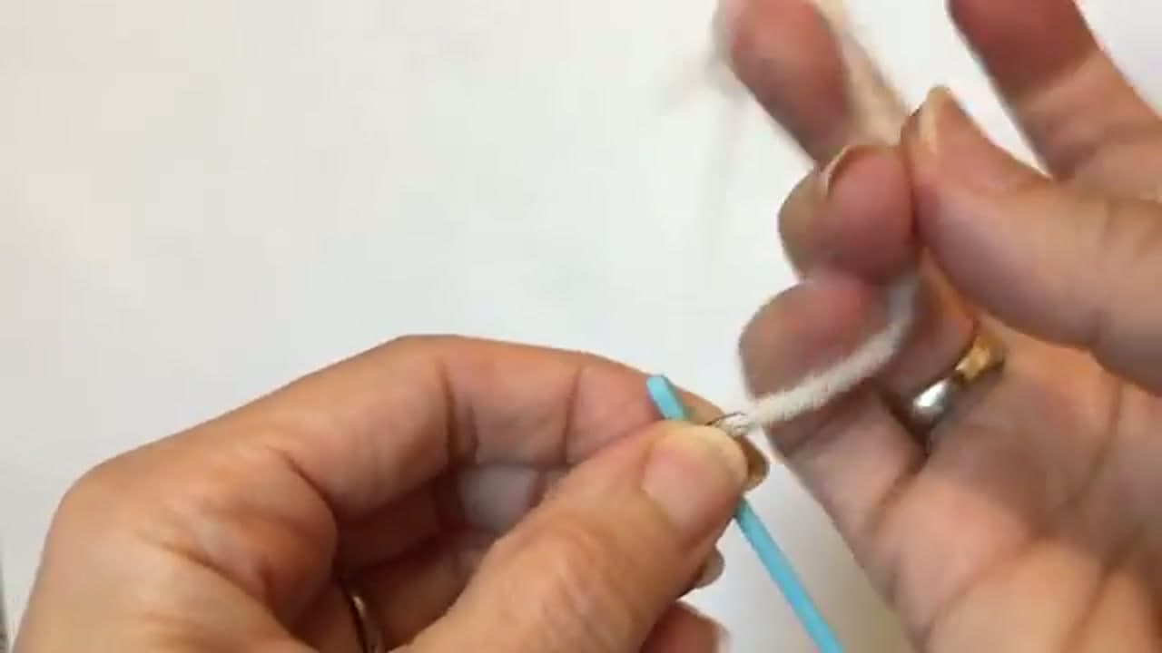 Step 5: Step 5: Thread the Tail Onto a Blunt Yarn Needle