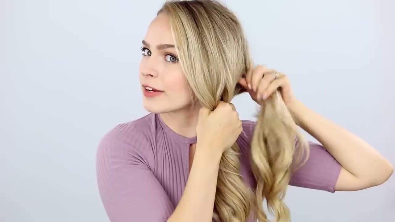 Step 3: Grab the Strand With Your Other Hand