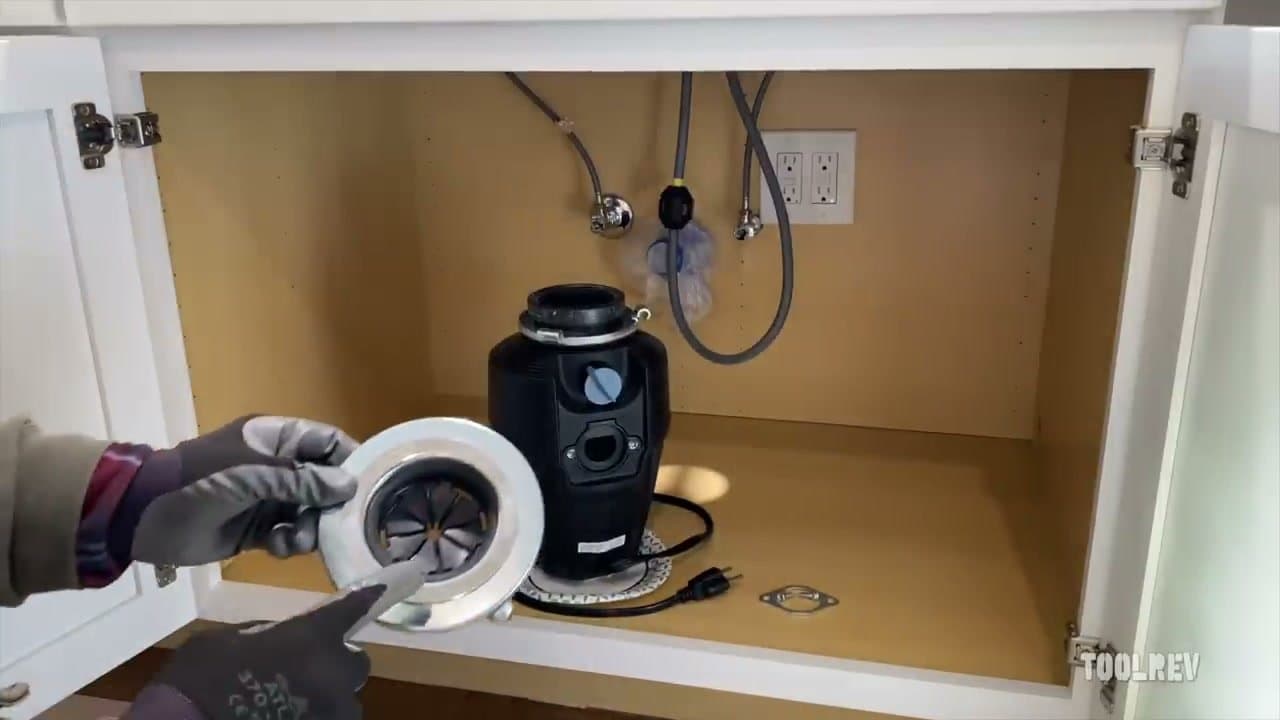 Step 2: Step 2: Disassemble the Sink Flange Assembly