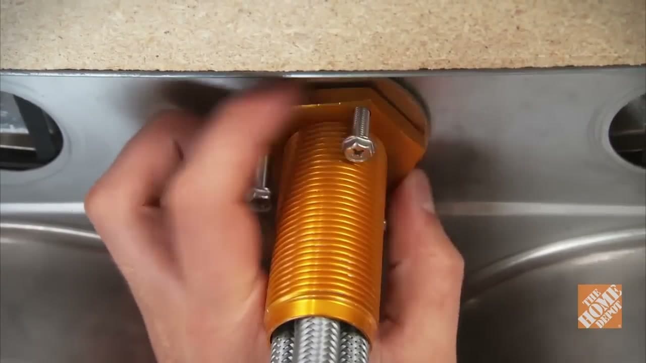 Step 5: Step 5: Set the New Faucet and Tighten the Mounting Hardware