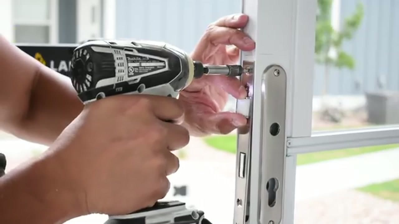 Step 7: Step 7: Install the Handle and Lock