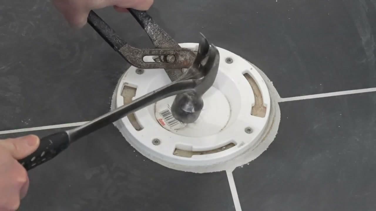 Step 2: Step 2: Prep the Closet Flange