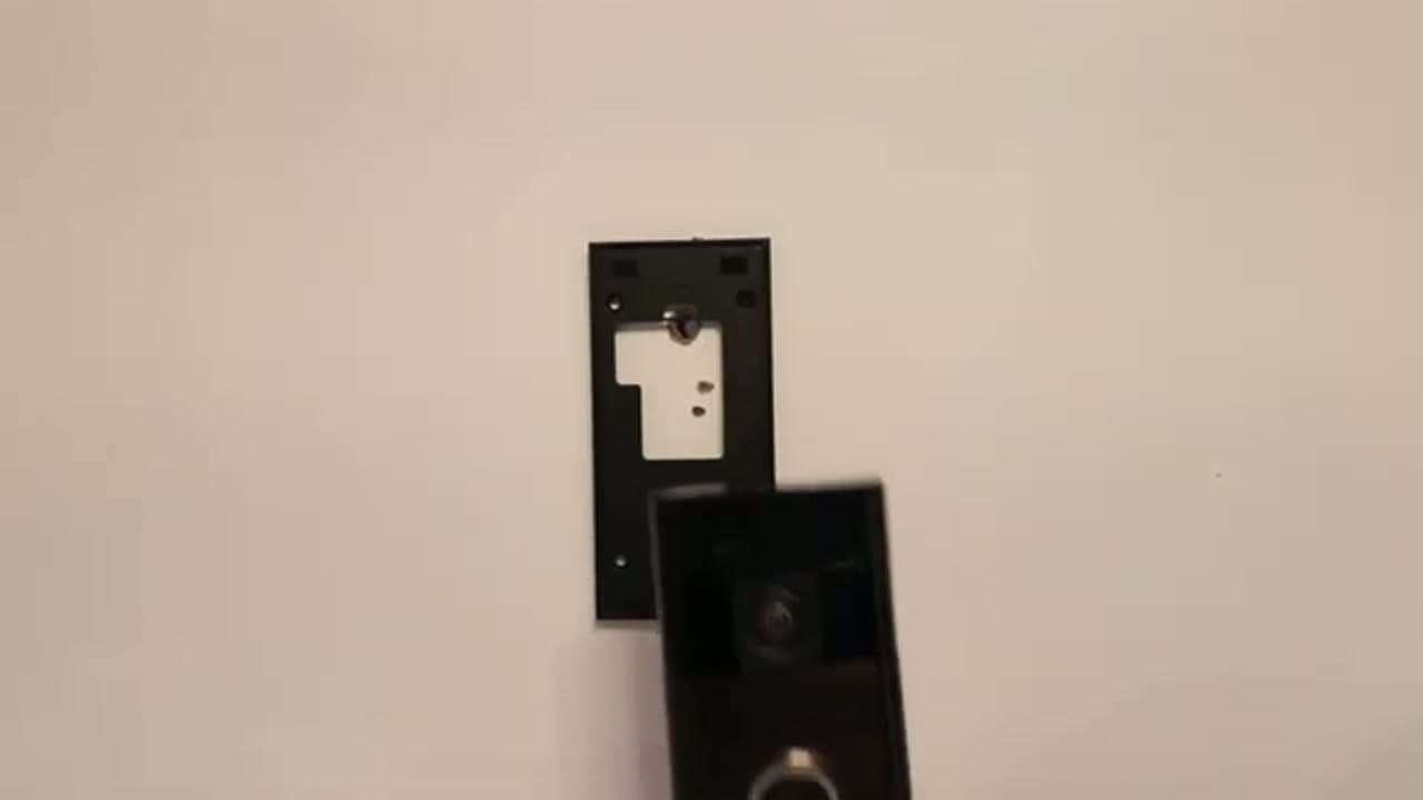 Step 7: Step 7: Hang the Doorbell on the Bracket