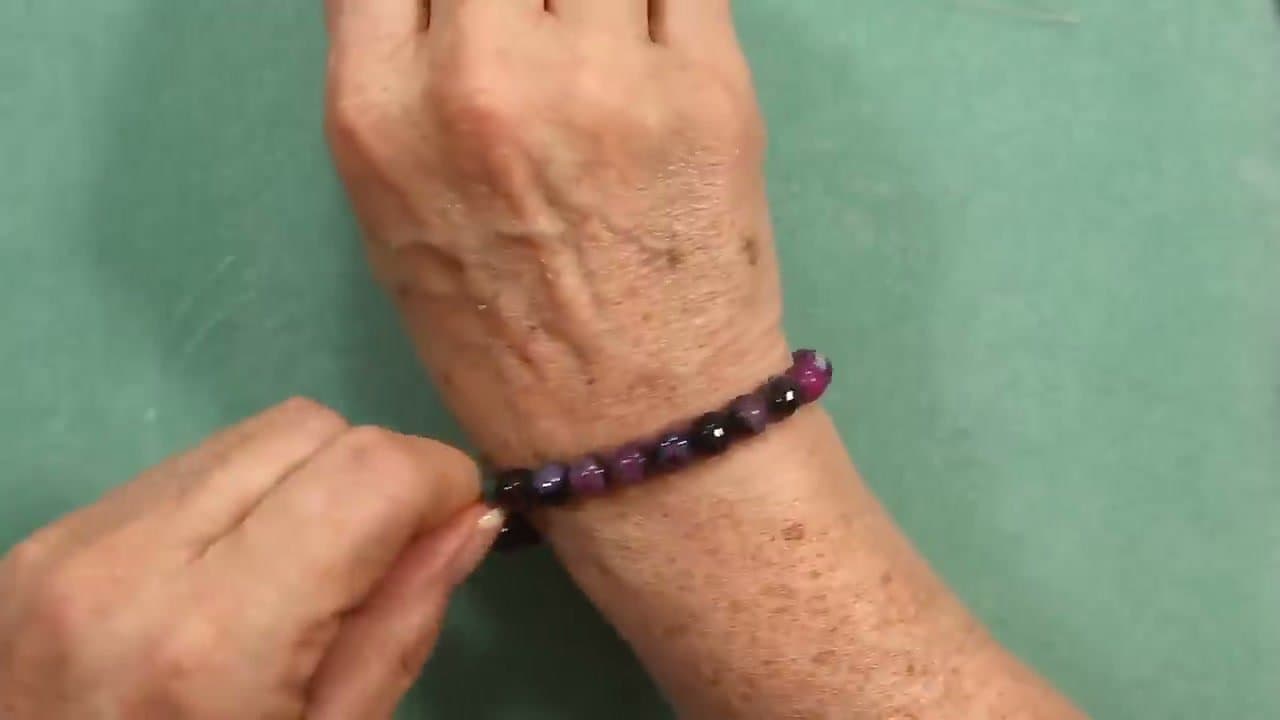 Step 4: Step 4: Check the fit on your wrist