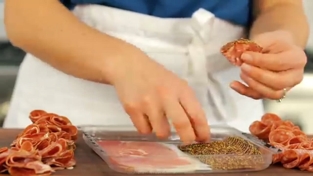 Step 3: Step 3: Fold and Roll the Meats