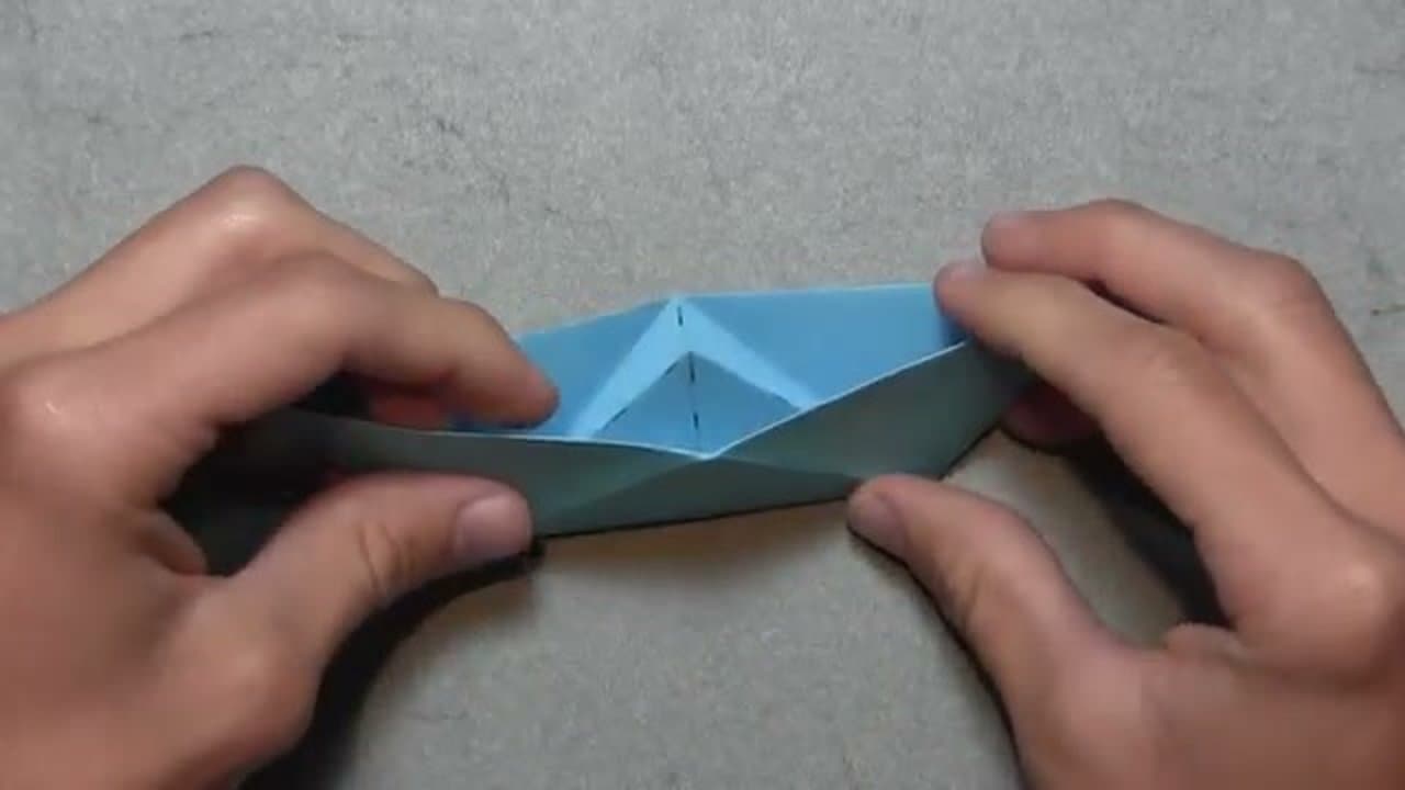 Step 7: Pull Apart Into a Boat