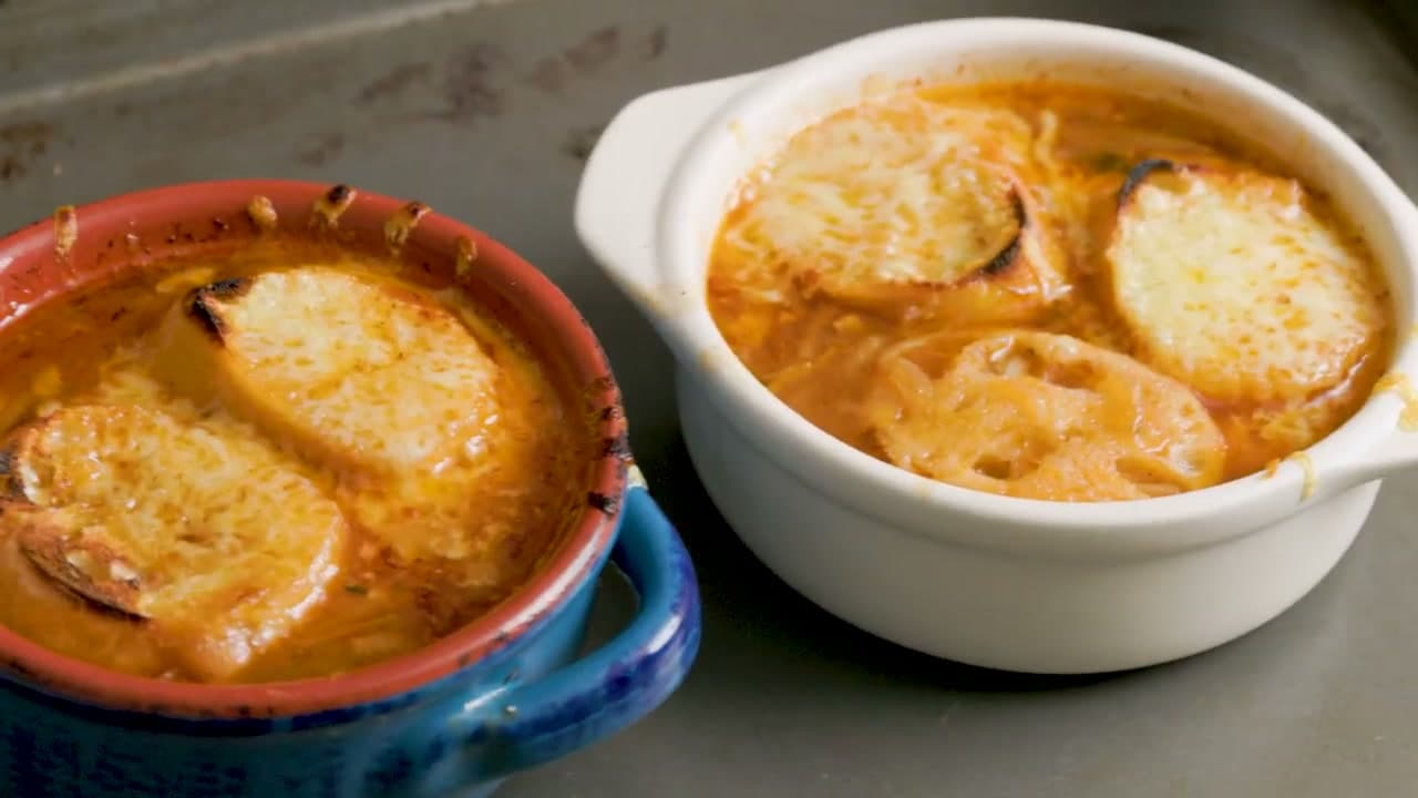 The finished result: How to Make French Onion Soup (Classic Caramelized Recipe)