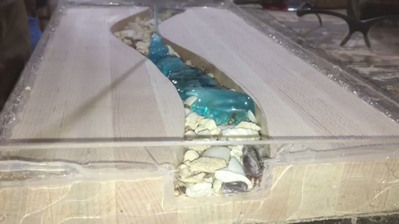 Step 6: Step 6: Mix and Pour the Teal Epoxy