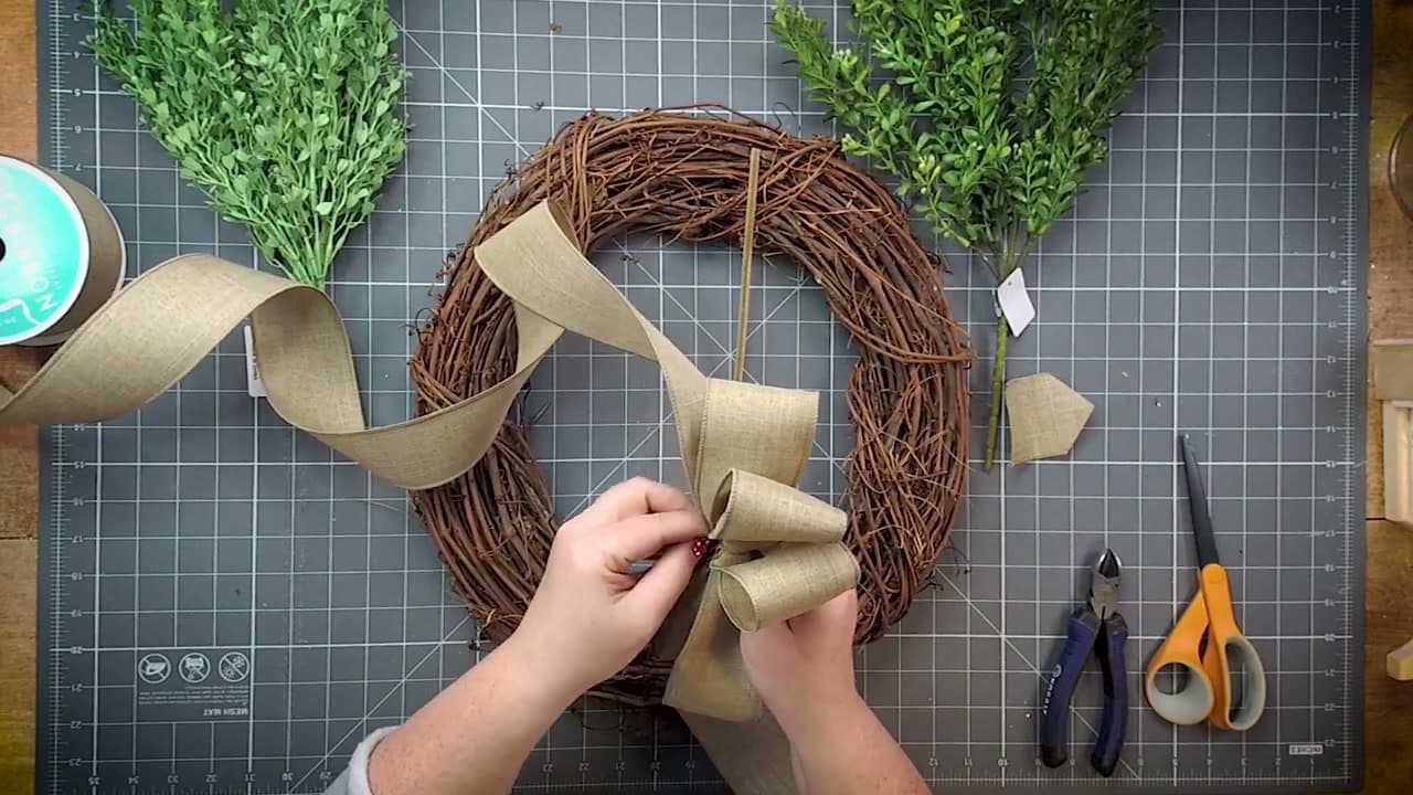 Step 4: Pinch, Twist, Loop - Over and Over - How to Make a Wreath