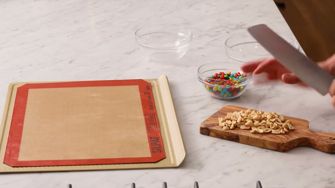 Step 7: Step 7: Set Up the Dipping Station